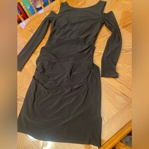 Laundry By Shelli Segal Elegant Black Cut-Out Shoulder Dress